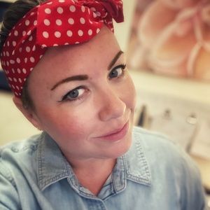 Meet your Posher, Dominique